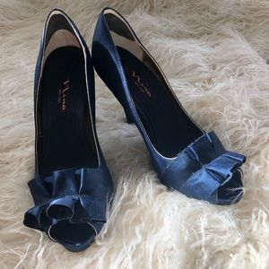 Nina Satin Navy Blue heels size 7.5